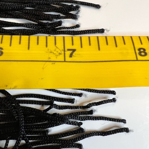 Questions by say what women’s sweater, cardigan, fringe size L black and cream - Picture 6 of 6